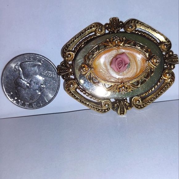 Vintage Avon Pink Porcelain Rose & Enamel Brooch - Picture 9 of 10